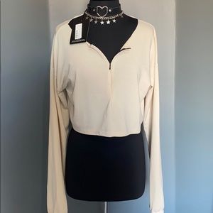 PRETTYLITTLETHING CREAM ZIP UP CROP SWEATER✨